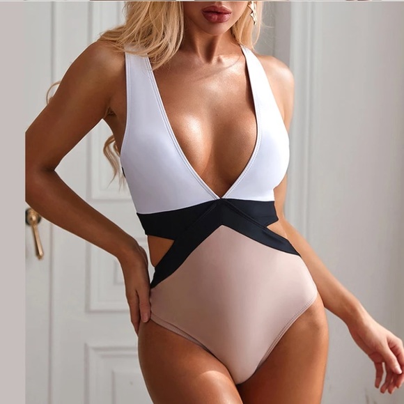 CLEARANCE Colorblock Cut Out Open Back Sexy 1 Pc Swimsuit - Picture 3 of 5